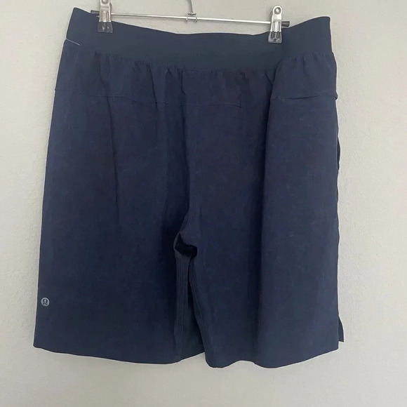 Lululemon T.H.E. Short Mens Size Large Linerless Gravel Dust True Navy - Picture 5 of 7